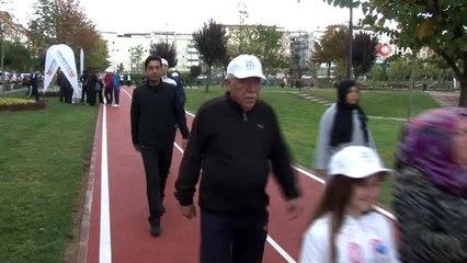 Zeytinburnu'nda yenilenen parklarda, 'Sağlıklı Hayat Yürüyüşü'