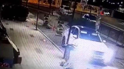 Çalıntı otomobille hırsızlık kamerada