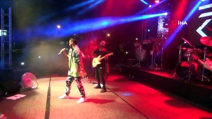 Emre Kaya Burdur'da yüzlerce seveni ile buluştu