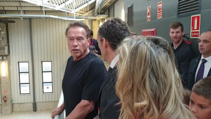 Arnold Schwarzenegger visita el Metro de Barcelona