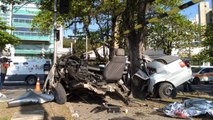 Colisão de carro contra árvore termina em morte na Praia do Canto