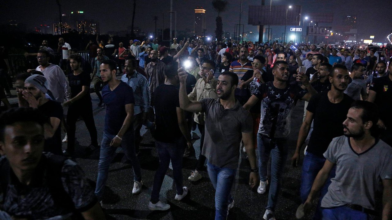 فعلها المصريون.. كسروا حاجز الخوف مطالبين برحيل السيسي