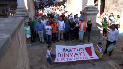 Dünya Temizlik Günü'nde Kaleiçi'nde çöp topladılar
