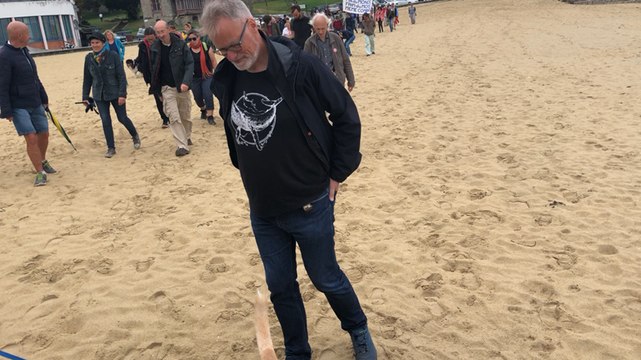 200 personnes marchent pour le climat