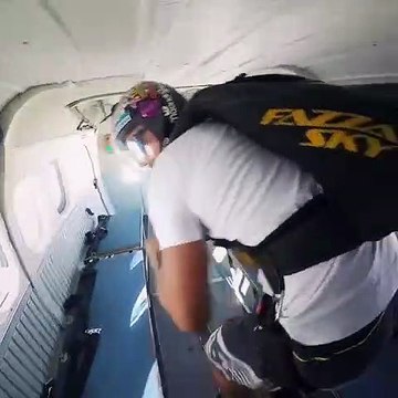 Sky Diving In Dubai