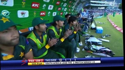 Скачать видео: Umar Akmal and Ahmed Shehzad are officially back in the team after coach Misbah-Ul-Haq included them