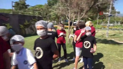 Çocuklar Sahil Temizliği Yaparak Çevre Kirliliğine Dikkat Çekti