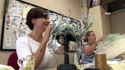 Şapkayı kırmızı perdeyle buluşturan DT Şapka Atölyesi