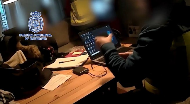 Detenido un estudiante por instruir a otros pedófilos extranjeros