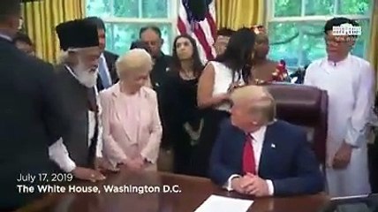 قادیانی سرگرمیاں Qadyani  man Talking with Trum about Pakistan