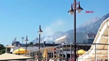 Antalya sahildeki restoranın deposu yandı, turistler endişeyle izledi