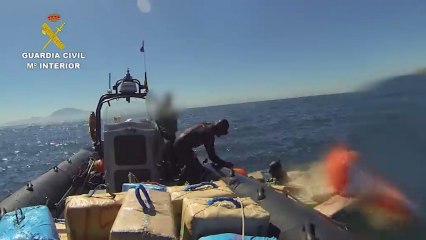 La Guardia Civil detiene a 32 personas dedicadas al tráfico de hachís