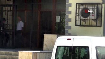 Kız kaçıran gence vahşice infaz...Barışma bahanesiyle eve çağrılan genç 15 bıçak darbesiyle...