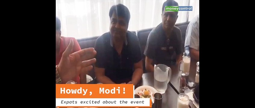 Howdy, Modi! Chatting with expats over food