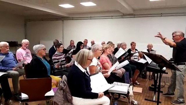 Le choeur des Glandières de Longeville-lès-Saint-Avold chantent pour les moines de Tibhirine