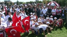Gençlik ve Spor Bakanı Mehmet Muharrem Kasapoğlu Beraber Yürüyelim etkinliğinde konuştu