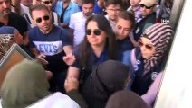 HDP'liler ile Parti Binası Önünde Eylem Yapan Aileler Arasında Gerginlik