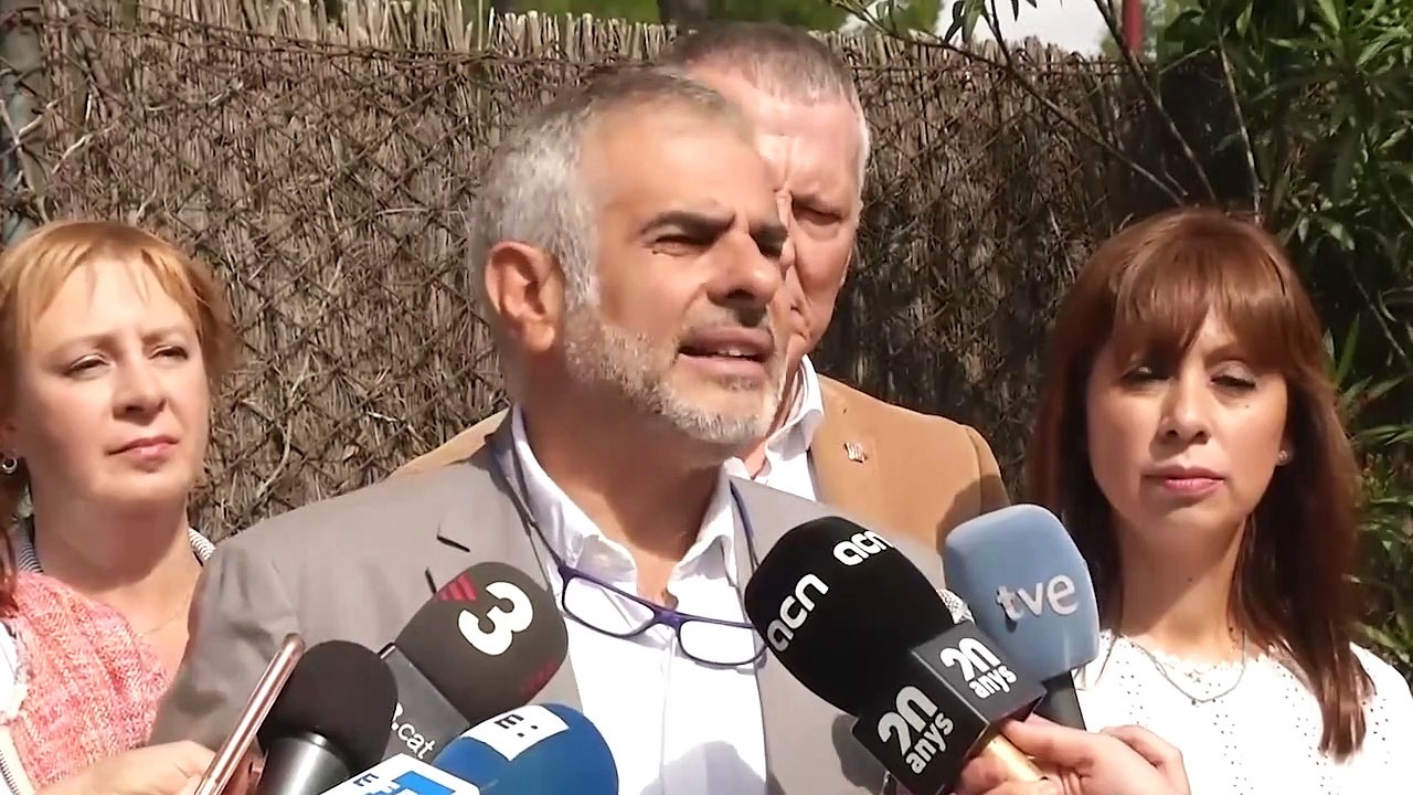 lCs atiza a Torra por "presumir de desobedecer a los jueces y no retirar la pancarta de los presos"