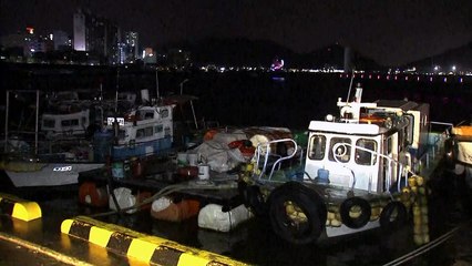 태풍 지나간 경남...불어난 물에 고립된 6명 구조 / YTN