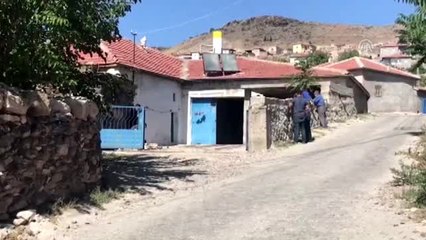 Tartıştığı karısını bıçaklayarak öldürdü