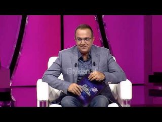 Vali surprizon burrin xheloz me 2 balerina për 60 vjetorin (Ka Një Mesazh Për Ty - 22 Shtator 2019)