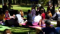 Evento no Parque Tarquínio une praticantes de Yoga