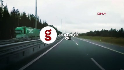 Rusya'da kamyon karşı şeride uçtu
