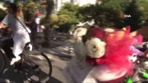 ‘Süslü Kadınlar’ süslü bisikletleriyle caddelerde