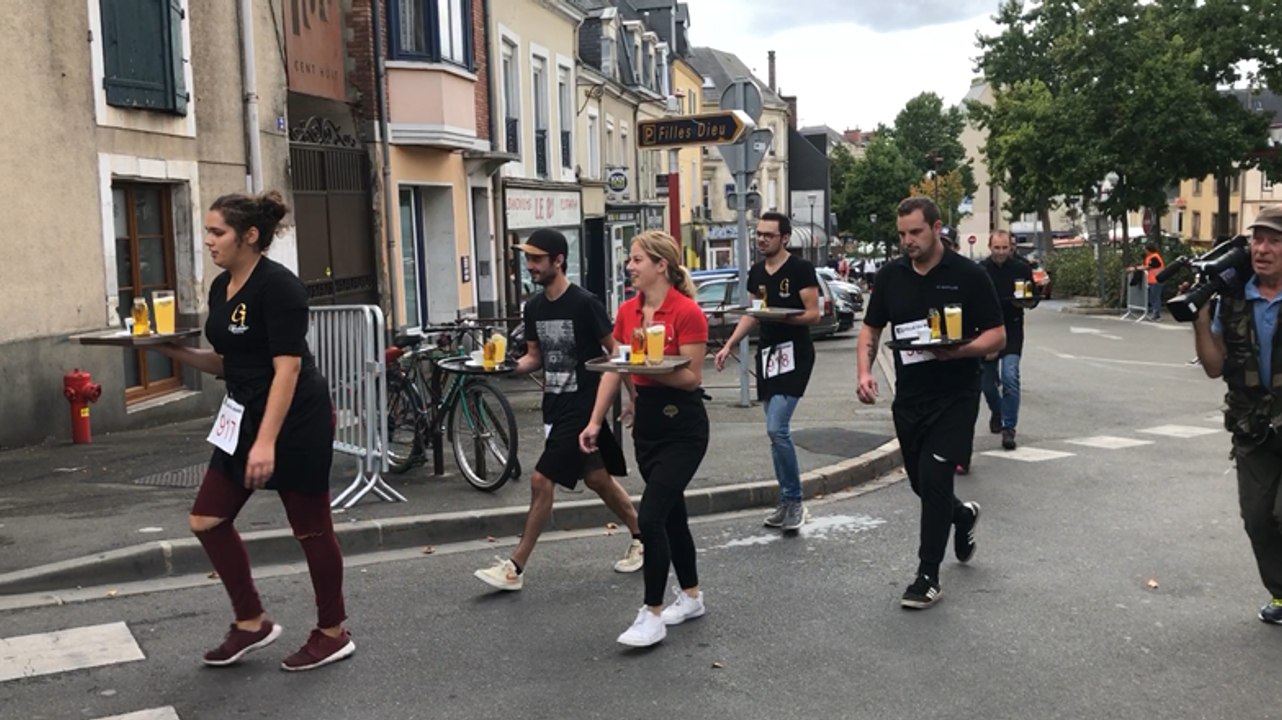 Course des filles et garçons de café