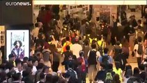 Demonstranten in Hongkong versammeln sich in Einkaufszentren
