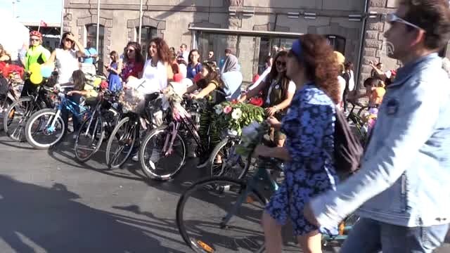 Süslü Kadınlar Bisiklet Turu etkinliği
