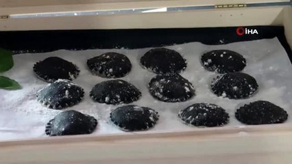 Londra'da siyah yemek festivaline yoğun ilgi