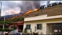 Incêndio em vegetação assusta moradores em Afonso Cláudio