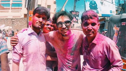 İŞTE! Hindistan'nın ÇILGIN Renk Festivalinde Başıma Gelenler!