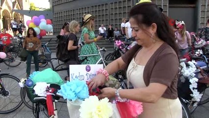 - "Süslü Kadınlar" Berlin'de pedal çevirdi- Berlin'de "Süslü Kadınlar Bisiklet Turu" düzenlendi