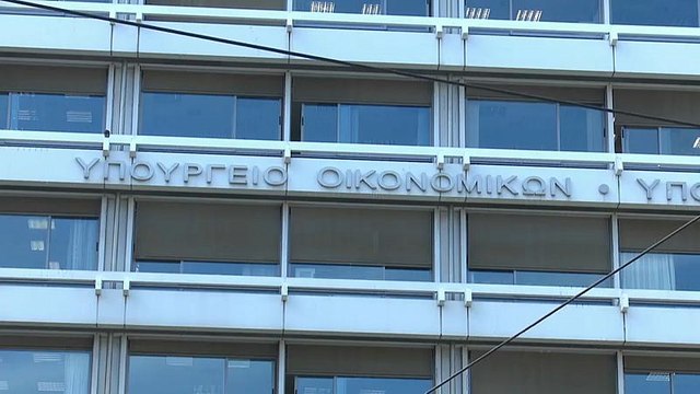 Los acreedores internacionales examinan a la economía griega