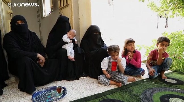 من مخيم داعش إلى الرقة.. عائلات سورية تعود إلى بيوتها لتجد مدينة تعاديها وسكاناً ينبذونها