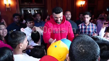 Arjun Kapoor Celebrates National Cancer Rose Day with Cancer Affected Children
