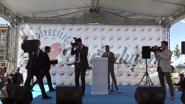 Fuat Oktay: 'Çocuk yaşta kızlarımızı kaçırıp dağlarda teröre alet eden, şehirde de sözüm ona 'kadın hakları savunuculuğu' taslayan ikiyüzlülerden soracak hesabımız var' - YOZGAT