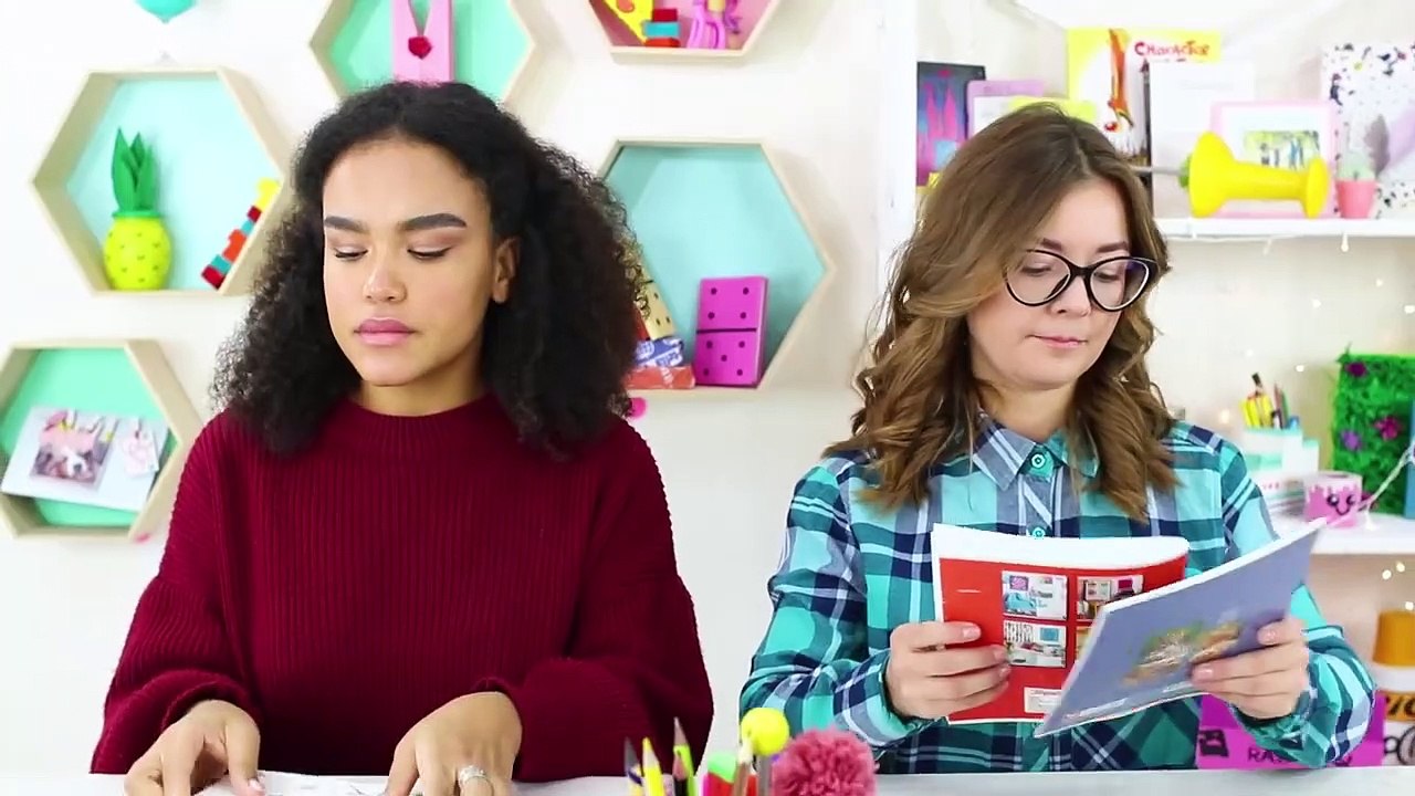 9 Weird Ways to Sneak Slimes into Class School Slime Pranks (2)