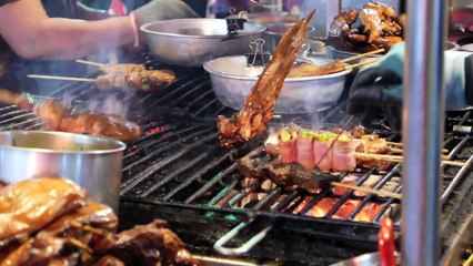 Taiwan Kaohsiung Night Market Snacks - Lots of delicious food!