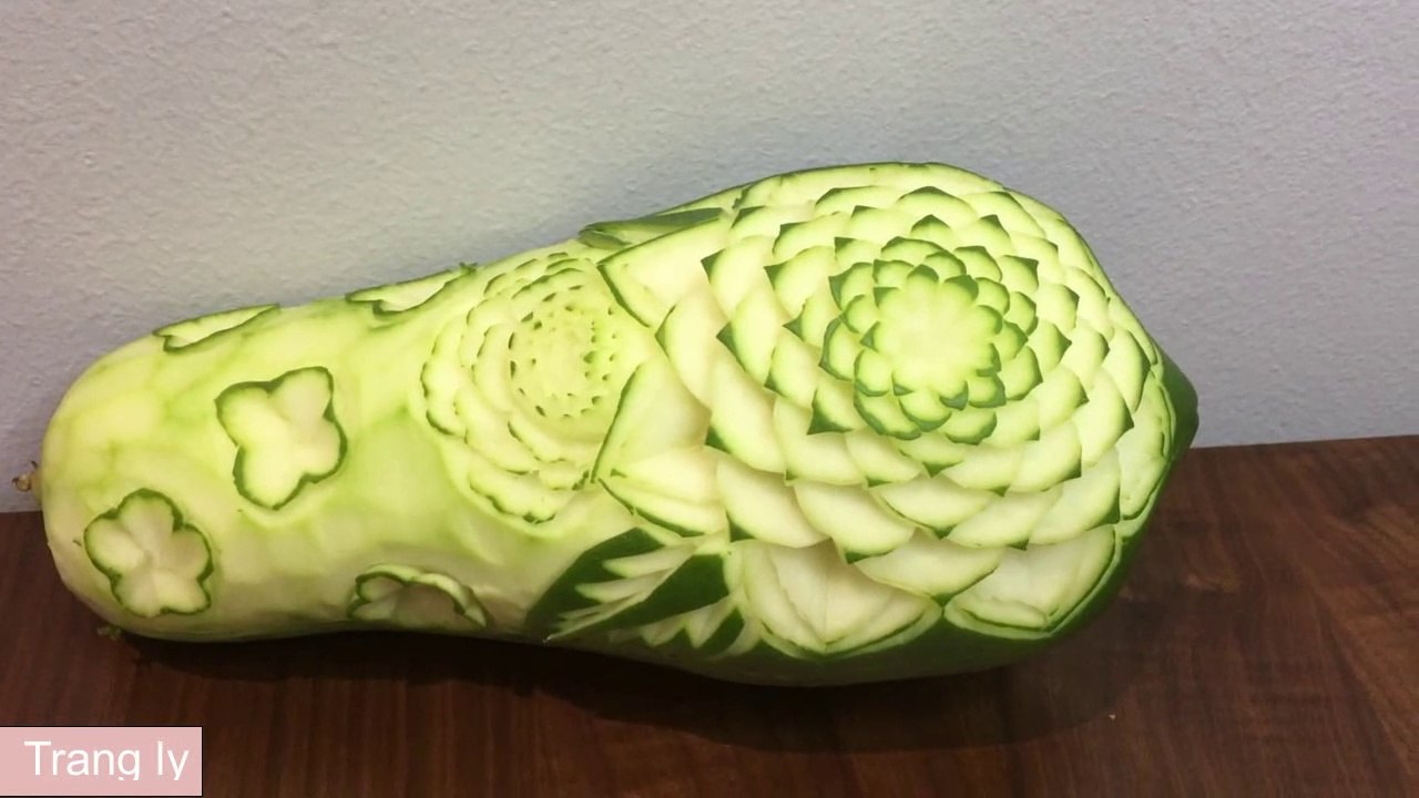 Papaya Carving