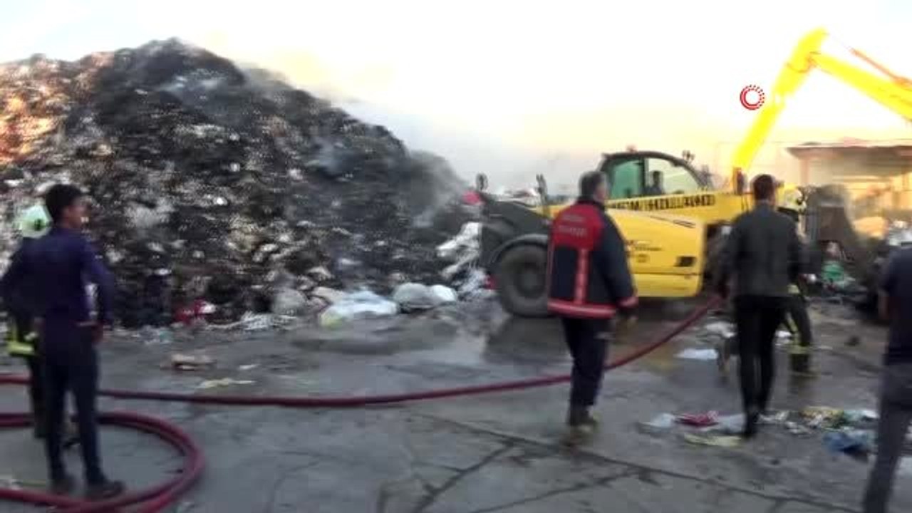 Geri dönüşüm fabrikasındaki yangın kontrol altına alındı