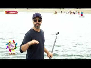 ¡Carlos Arenas practicó yoga encina de una tabla de surf! | Sale el Sol
