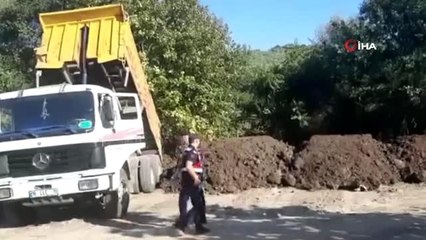 Kaçak hafriyat döken 2 kamyon sürücüsüne 72 bin lira ceza