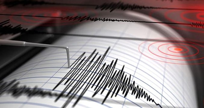 Son Dakika: İstanbul 4.7 şiddetindeki depremle beşik gibi sallandı