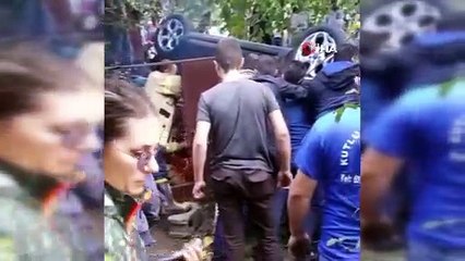 Otomobiliyle uçtuğu bahçeyi savaş alanına çeviren kadın sürücünün kurtarılma anı kamerada