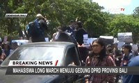 Tolak Revisi UU KPK dan KUHP, Mahasiswa Long March Menuju Gedung DPRD Provinsi Bali