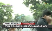 [BREAKING NEWS] Panas! Demonstrasi di Bandung Ricuh, Polisi Lepaskan Gas Air Mata