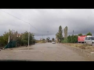 Kurbin/ Rrugët ende nën ujë pas përmbytjes